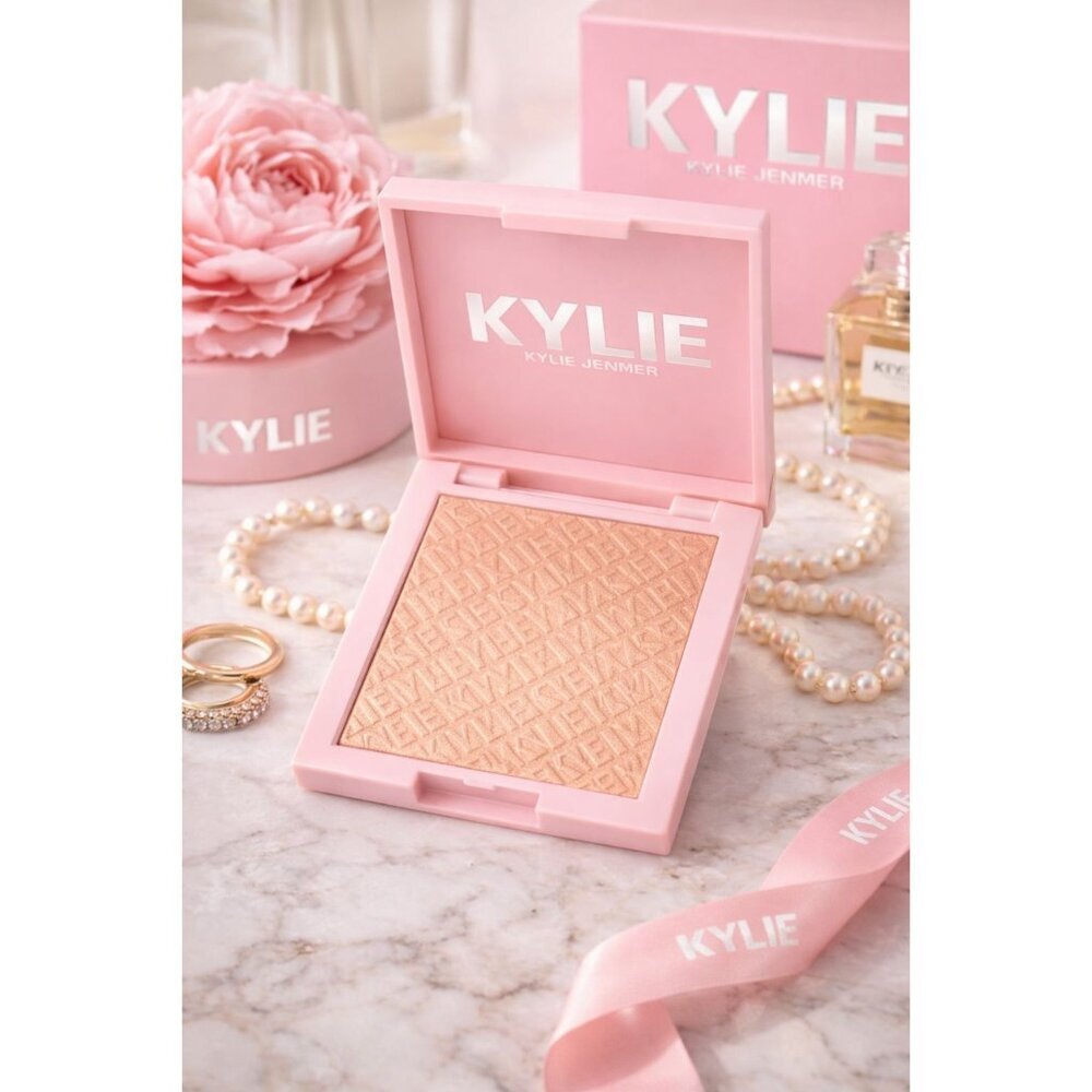 Kylie Jenner Kylighter Pressed Illuminating Powder 060 Queen Drip Compact NEW
